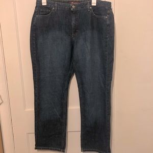 Lee Riveted 5. Size 18 Short. Petite